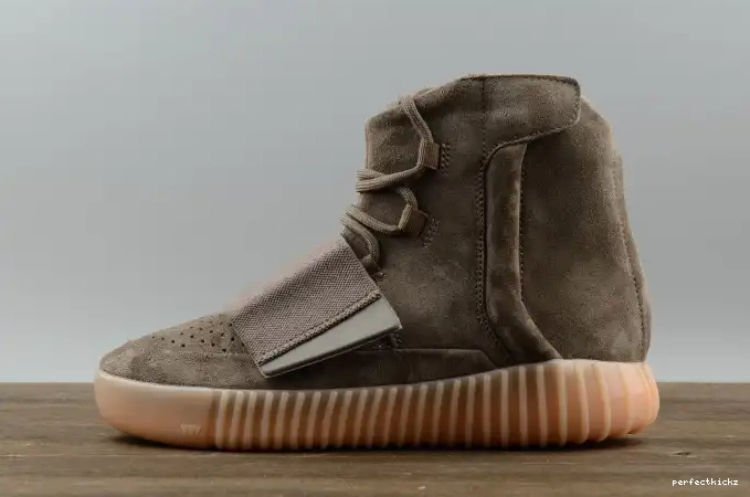BY2456 Light 750 Yeezy adidas Boost Brown 0522
